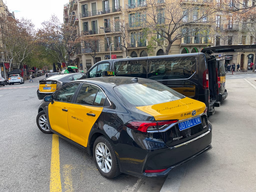 Cómo llegar a Barcelona en taxi