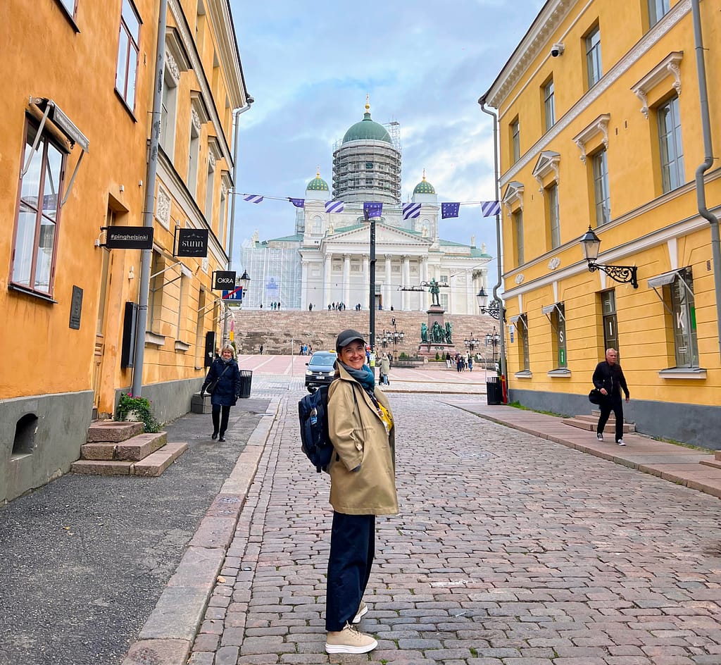 CALLE CON CATEDRAL DE HELSINKI AL FONDO