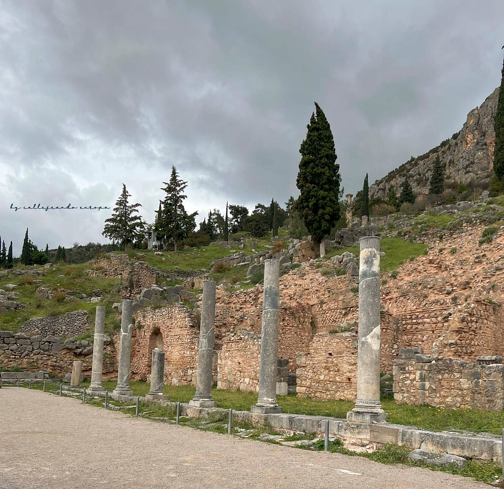 AGORA ROMANA EN LA VIA SACRA DELFOS