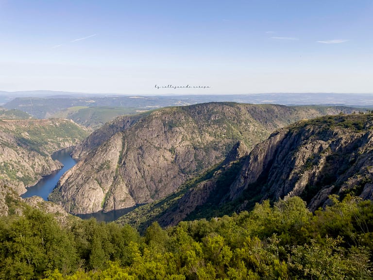 Mirador de Cabezoás, vista panorámica del meandro Coto das Boedas y el río Sil